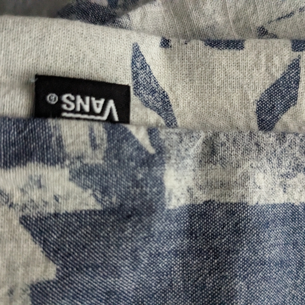 Vans - Picture 3 of 4